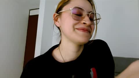 Snapshot of julie_autmn_ chatting on March 7, 2026, 9:12 pm yules online show from March 7, 2026, 9:12 pm
