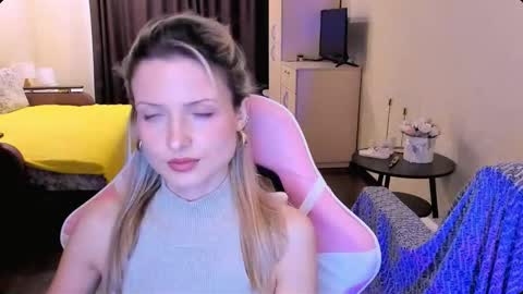 Snapshot of julie_flores chatting on February 17, 2026, 3:51 pm Julie online show from February 17, 2026, 3:51 pm