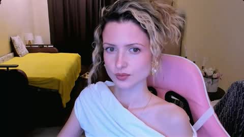 Snapshot of julie_flores chatting on February 25, 2026, 4:27 pm Julie online show from February 25, 2026, 4:27 pm