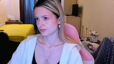 Snapshot of julie_flores chatting on March 1, 2026, 4:36 am Julie online show from March 1, 2026, 4:36 am