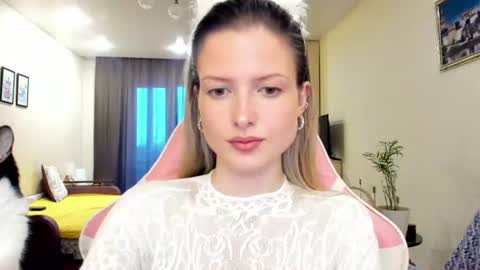 Julie online show from June 18, 2026, 2:32 pm