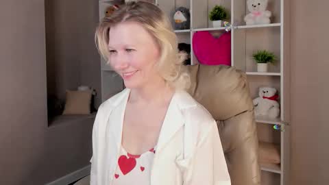 Julie Lucasss online show from March 10, 2026, 12:37 am