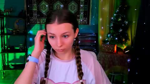 juliedaniel online show from December 17, 2025, 8:53 am