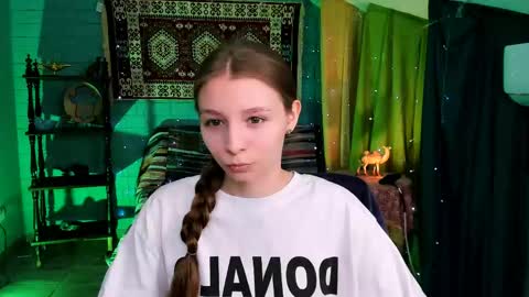 juliedaniel online show from April 17, 2026, 4:26 am