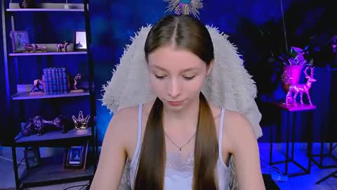 juliedaniel online show from June 3, 2026, 4:04 am