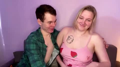 Julie and Thomas online show from February 22, 2026, 7:08 am