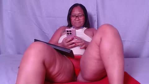 Snapshot of julielove1 chatting on April 26, 2026, 4:32 am julielove1 online show from April 26, 2026, 4:32 am