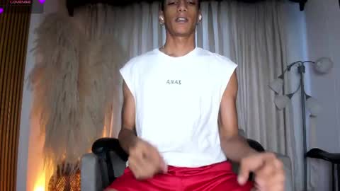Snapshot of juliensaint_ chatting on June 17, 2026, 11:34 am Julien online show from June 17, 2026, 11:34 am
