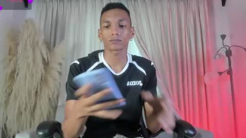 Snapshot of juliensaint_ chatting on July 1, 2026, 11:34 am Julien online show from July 1, 2026, 11:34 am