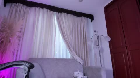 Snapshot of juliensaint_ chatting on July 3, 2026, 12:11 pm Julien online show from July 3, 2026, 12:11 pm