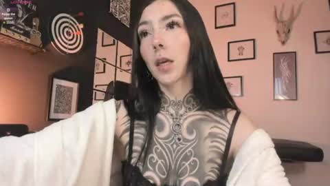 juliet_sourire online show from July 23, 2026, 1:53 pm