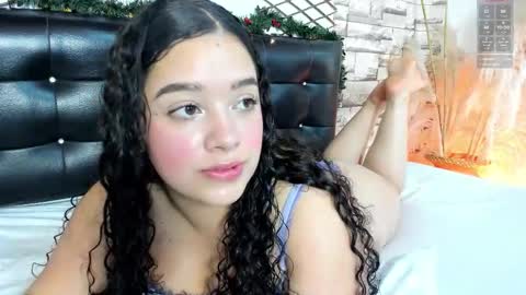 Snapshot of julieta_333 chatting on December 19, 2025, 1:29 pm julieta_333 online show from December 19, 2025, 1:29 pm