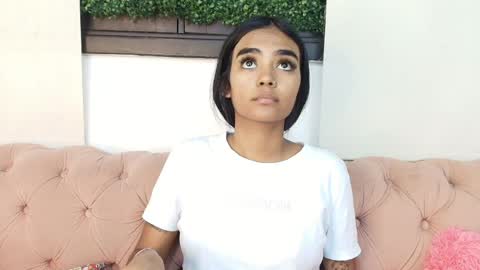 Juli online show from April 21, 2026, 7:06 pm