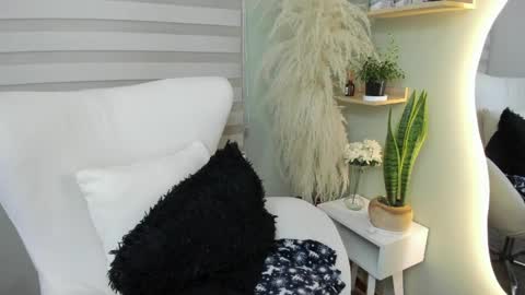 Julieta online show from April 17, 2026, 12:46 am