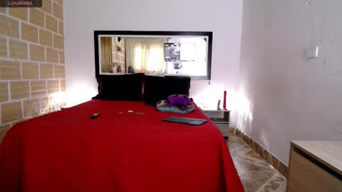 Julieta Rodriguez online show from October 20, 2025, 6:19 pm