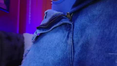  Julieta  online show from November 19, 2025, 11:54 am