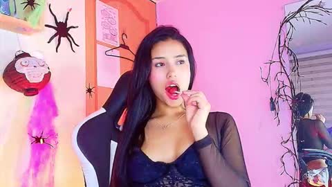 juli online show from October 11, 2025, 1:05 am