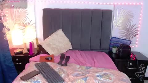 Snapshot of julietacollins06 chatting on February 5, 2025, 5:31 pm julietacollins06 online show from February 5, 2025, 5:31 pm