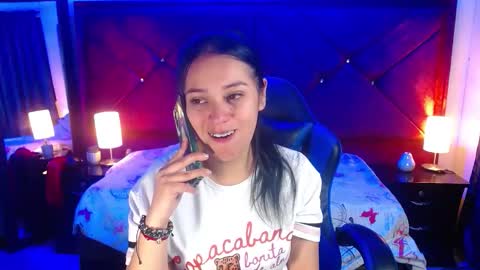 julietacollins06 online show from May 6, 2026, 2:33 pm
