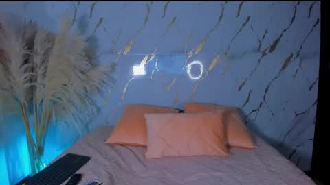 Julieth Gomez online show from November 14, 2025, 1:15 am