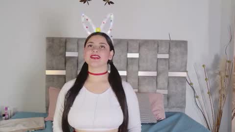 julietatorres_ online show from November 6, 2025, 4:24 am