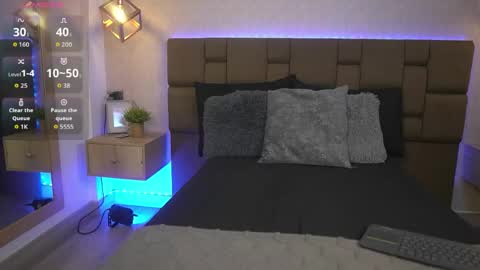 julieth_rojas online show from April 14, 2026, 4:40 am