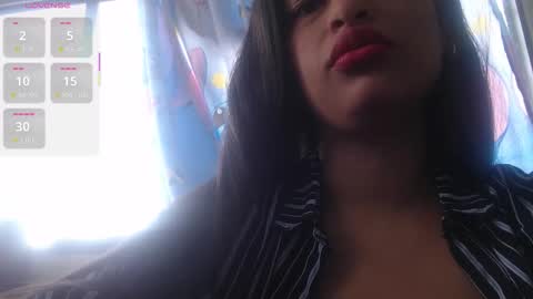 juliethserna online show from September 24, 2025, 2:42 pm