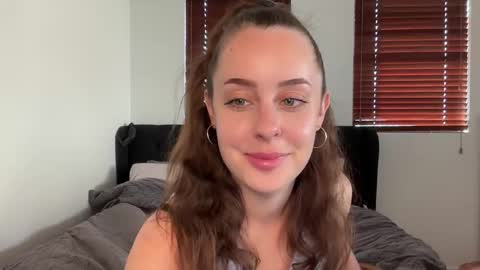 Juliet online show from October 15, 2025, 8:20 pm