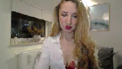 Snapshot of juliettesensual chatting on February 25, 2026, 5:11 pm JulietteSensual online show from February 25, 2026, 5:11 pm