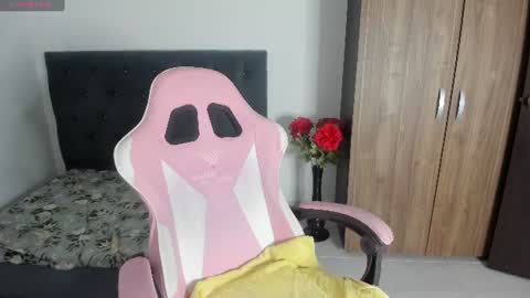 Snapshot of juline_smithh chatting on July 12, 2026, 11:45 am Juline Smith online show from July 12, 2026, 11:45 am