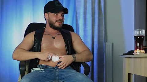 JULiUS   online show from January 6, 2025, 12:27 am