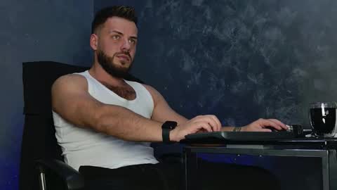 JULiUS   online show from December 2, 2025, 7:42 pm