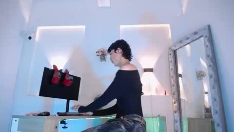 jullian online show from May 16, 2026, 10:30 pm