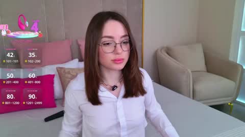 Julli online show from May 25, 2026, 5:02 am