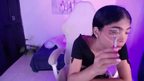 Snapshot of jully_dreams chatting on May 16, 2026, 4:17 pm July online show from May 16, 2026, 4:17 pm