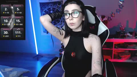 Snapshot of julscinamon chatting on January 12, 2025, 6:38 pm Baroness Von Cringe online show from January 12, 2025, 6:38 pm