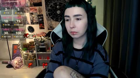 Snapshot of julscinamon chatting on October 22, 2025, 6:29 pm Baroness Von Cringe online show from October 22, 2025, 6:29 pm