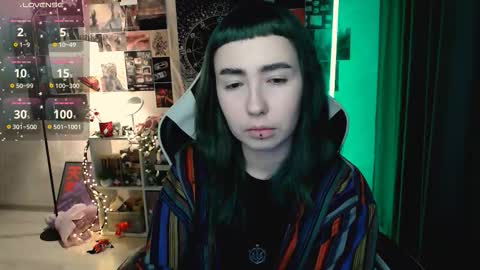 Snapshot of julscinamon chatting on October 28, 2025, 6:10 pm Baroness Von Cringe online show from October 28, 2025, 6:10 pm