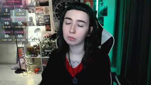 Snapshot of julscinamon chatting on November 15, 2025, 3:30 pm Baroness Von Cringe online show from November 15, 2025, 3:30 pm