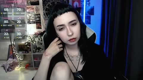 Snapshot of julscinamon chatting on December 2, 2025, 4:57 pm Baroness Von Cringe online show from December 2, 2025, 4:57 pm