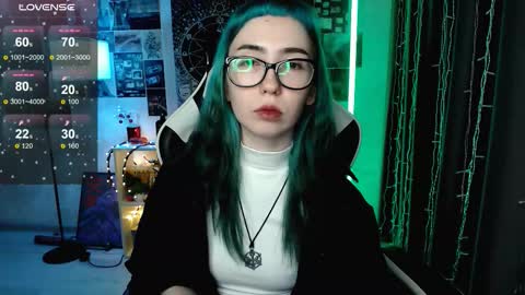 Snapshot of julscinamon chatting on February 13, 2026, 5:09 pm Baroness Von Cringe online show from February 13, 2026, 5:09 pm