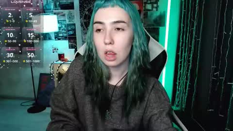 Snapshot of julscinamon chatting on February 22, 2026, 4:49 pm Baroness Von Cringe online show from February 22, 2026, 4:49 pm