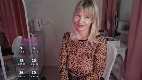 Julia online show from December 4, 2024, 8:23 am