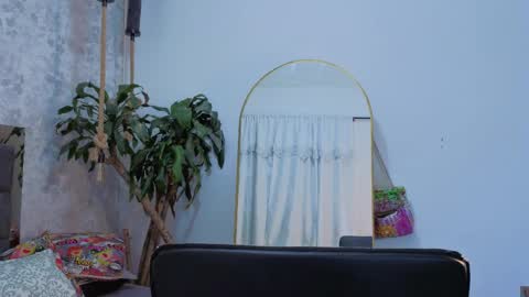 july_quinzel online show from April 12, 2026, 2:49 am