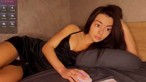 Snapshot of julya_flowerss chatting on September 19, 2025, 2:40 pm Hloya online show from September 19, 2025, 2:40 pm
