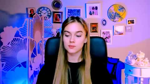 Snapshot of junewoods chatting on November 14, 2025, 12:37 pm junewoods online show from November 14, 2025, 12:37 pm