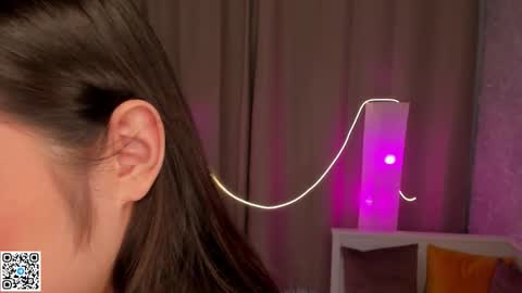 Bella online show from November 22, 2025, 4:11 am