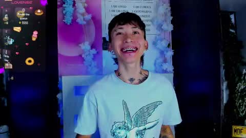 Snapshot of juniior0_0 chatting on February 16, 2025, 9:05 pm Junior online show from February 16, 2025, 9:05 pm