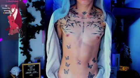 Snapshot of juniior0_0 chatting on February 28, 2025, 2:20 pm Junior online show from February 28, 2025, 2:20 pm