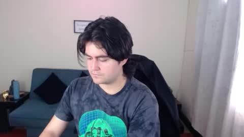 juniior_333 online show from December 1, 2025, 1:38 pm